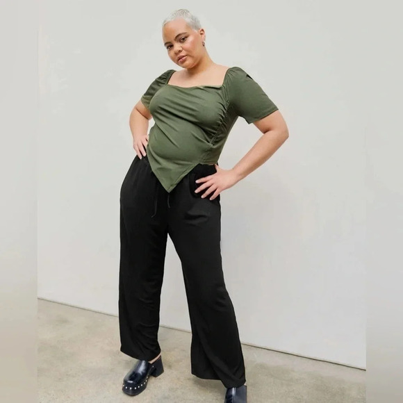 Asymmetrical Hem Drawstring Short Sleeve Tee - Picture 3 of 9